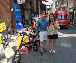 용인에서 커풀이왔네여.