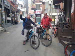 An Austrian couple's bicycle trip to Busan!!