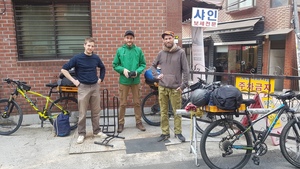 A bicycle traveler from France departs from the Se